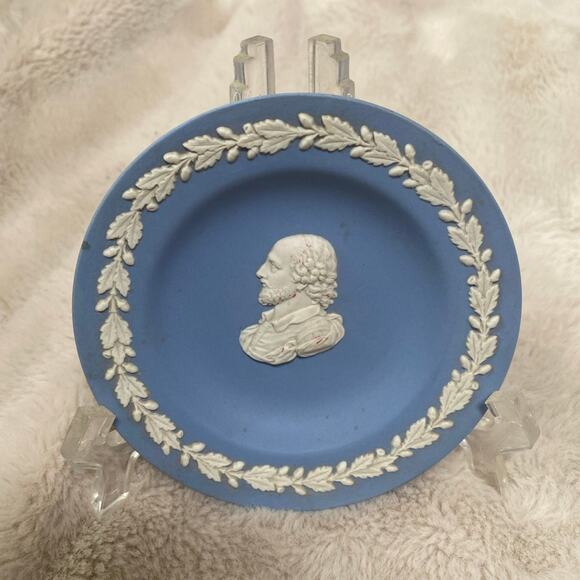 Wedgwood Vintage Collectible Jasperware Blue White Round Plate Dish Small - Picture 1 of 2